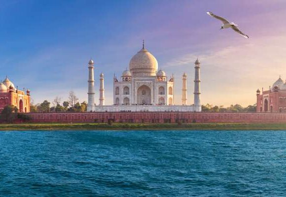 TAJ MAHAL TOUR FROM DELHI ONLY TRANSPORTATION AND GUIDE